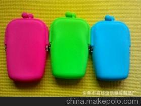 【硅膠化妝包(中號) 硅膠手機零錢包 廠家直供 專業生產訂做錢包】價格,廠家,圖片,化妝包、化妝箱、梳妝盒,東莞市高埗俊凱塑膠制品廠-